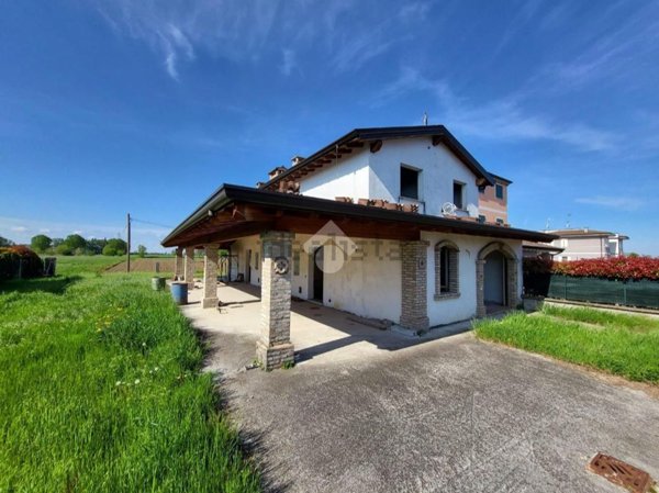 casa indipendente in vendita a Piubega