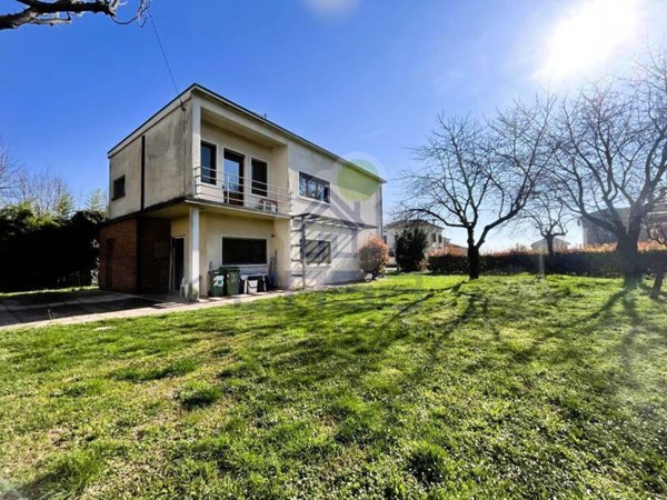 casa indipendente in vendita a Piubega