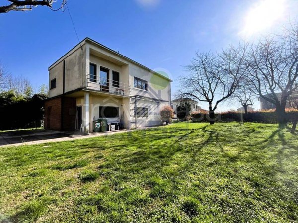 casa indipendente in vendita a Piubega