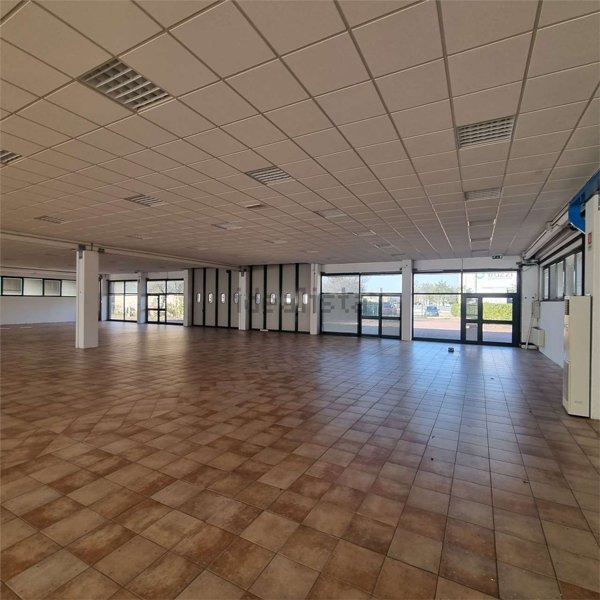 negozio in vendita a Poggio Rusco