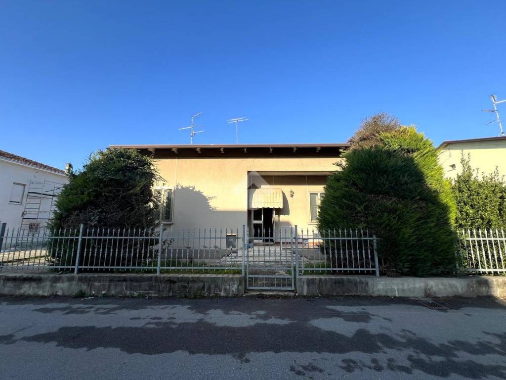casa indipendente in vendita a Poggio Rusco