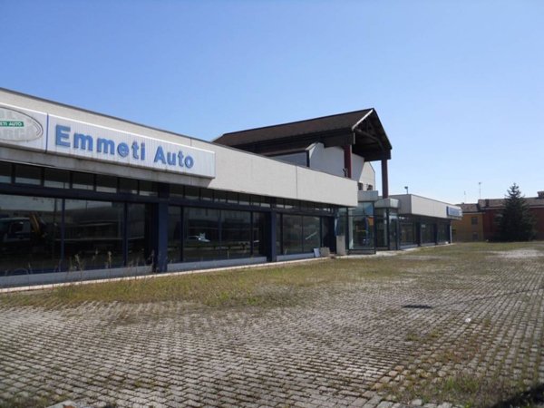 locale commerciale in vendita a Poggio Rusco