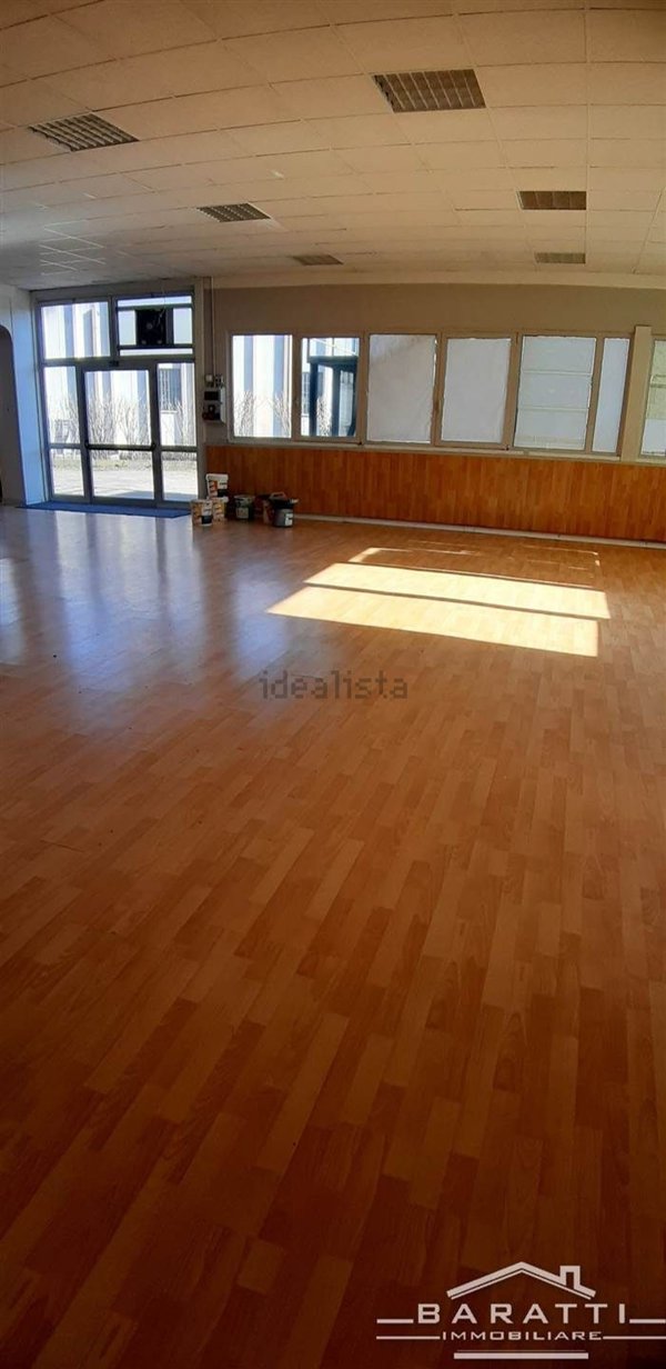 locale commerciale in vendita a Poggio Rusco