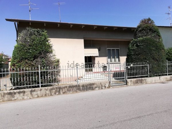 casa indipendente in vendita a Poggio Rusco