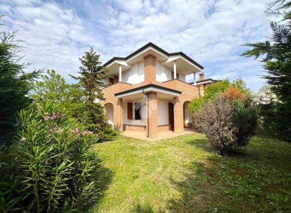 casa indipendente in vendita a Poggio Rusco