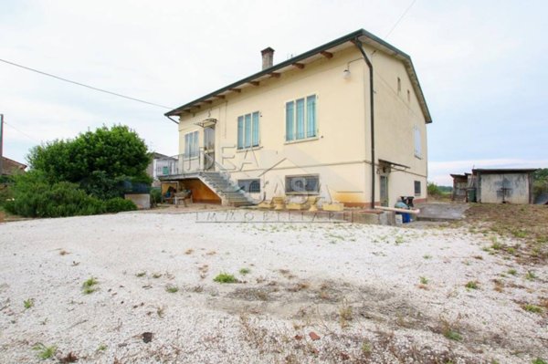 casa indipendente in vendita a Poggio Rusco