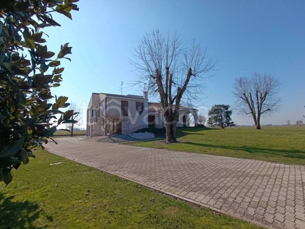 casa indipendente in vendita a Poggio Rusco