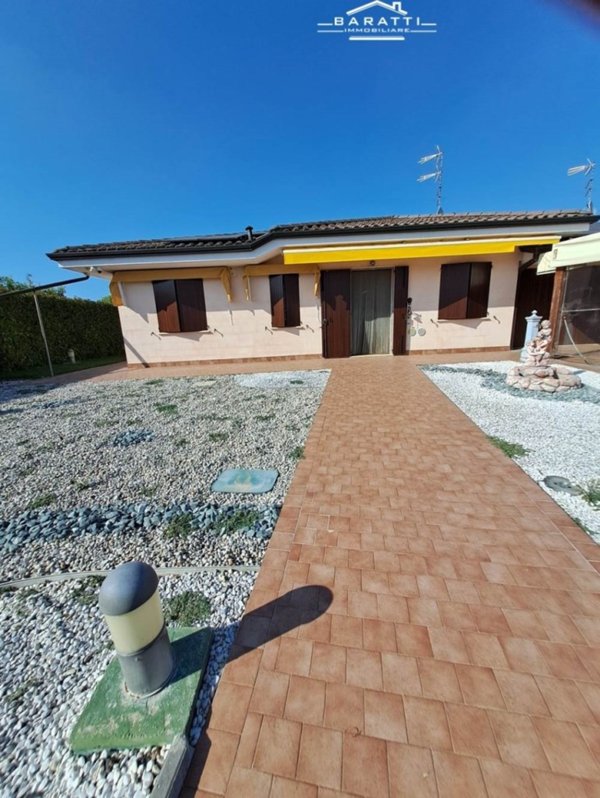 casa indipendente in vendita a Poggio Rusco