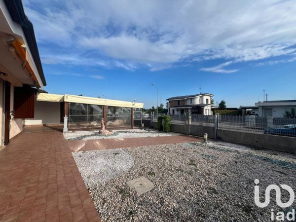 casa indipendente in vendita a Poggio Rusco