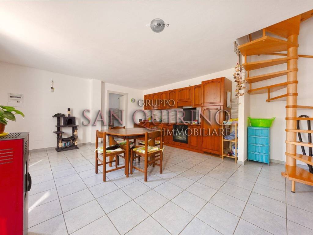 casa indipendente in vendita a Poggio Rusco in zona Dragoncello