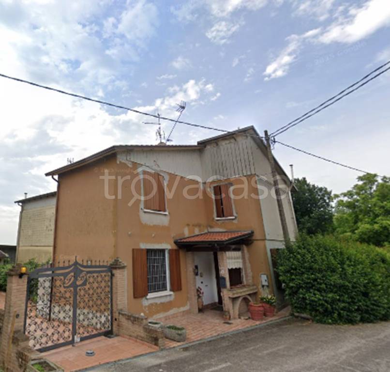 casa indipendente in vendita a Poggio Rusco in zona Dragoncello