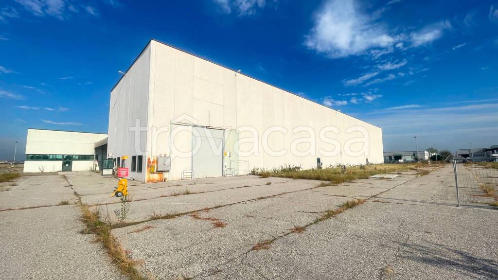 locale commerciale in vendita a Poggio Rusco