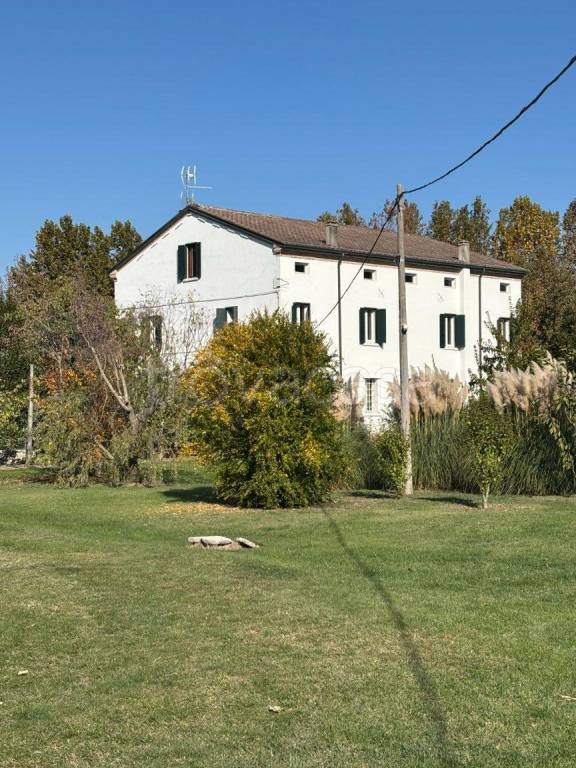 casale in vendita a Poggio Rusco