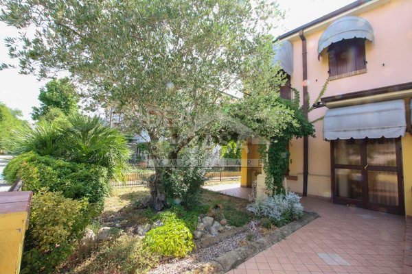 casa indipendente in vendita a Poggio Rusco