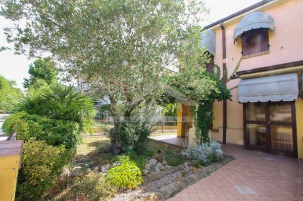 casa indipendente in vendita a Poggio Rusco