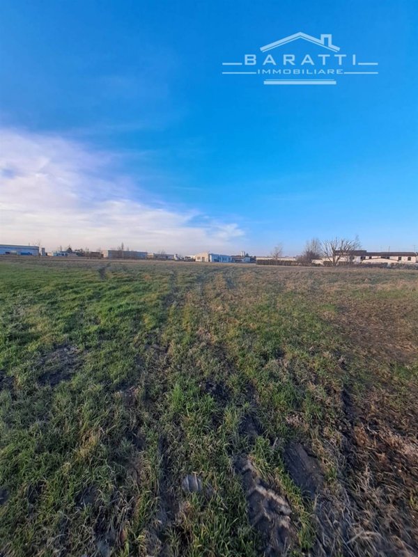 terreno edificabile in vendita a Poggio Rusco