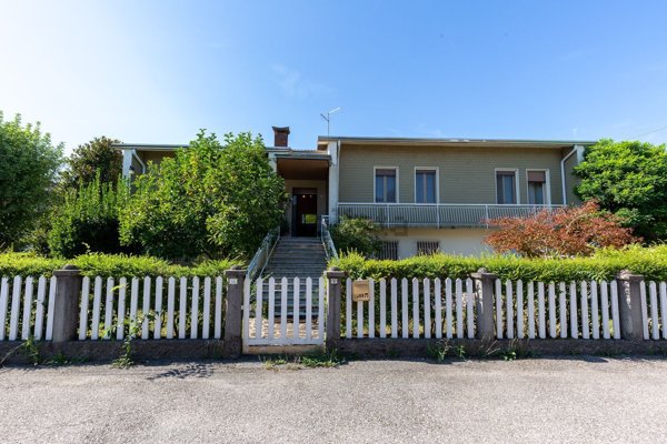 casa indipendente in vendita a Poggio Rusco