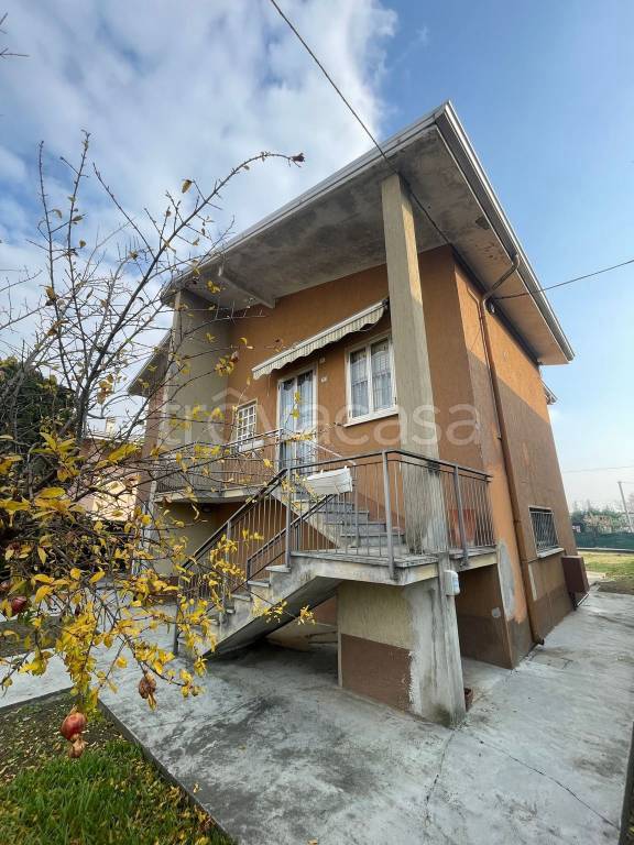 casa indipendente in vendita a Poggio Rusco