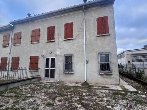 casa indipendente in vendita a Poggio Rusco