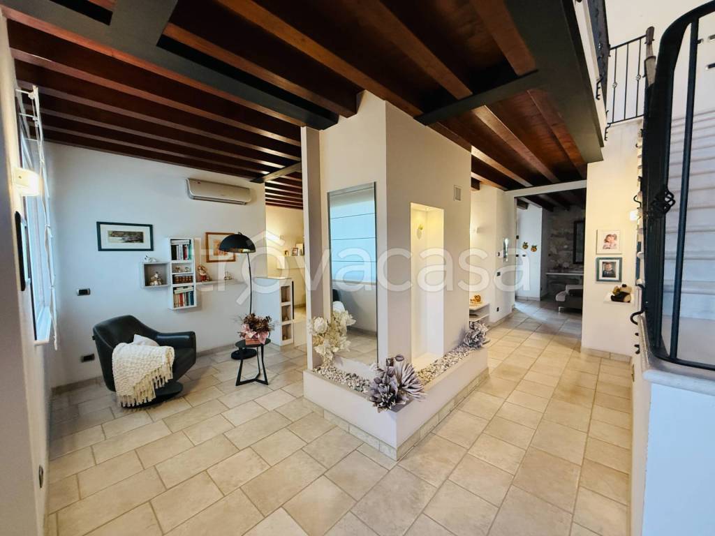 casa indipendente in vendita a Poggio Rusco