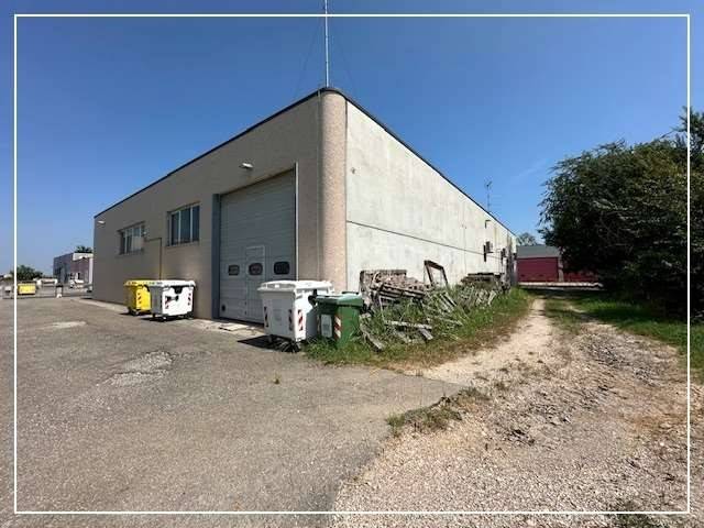 locale commerciale in vendita a Poggio Rusco