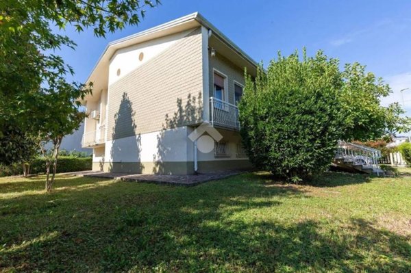 casa indipendente in vendita a Poggio Rusco