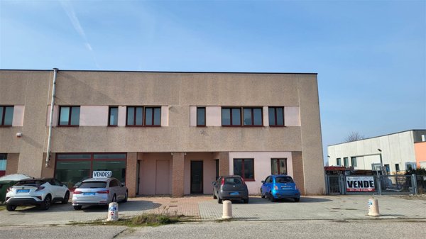 locale di sgombero in vendita a Poggio Rusco