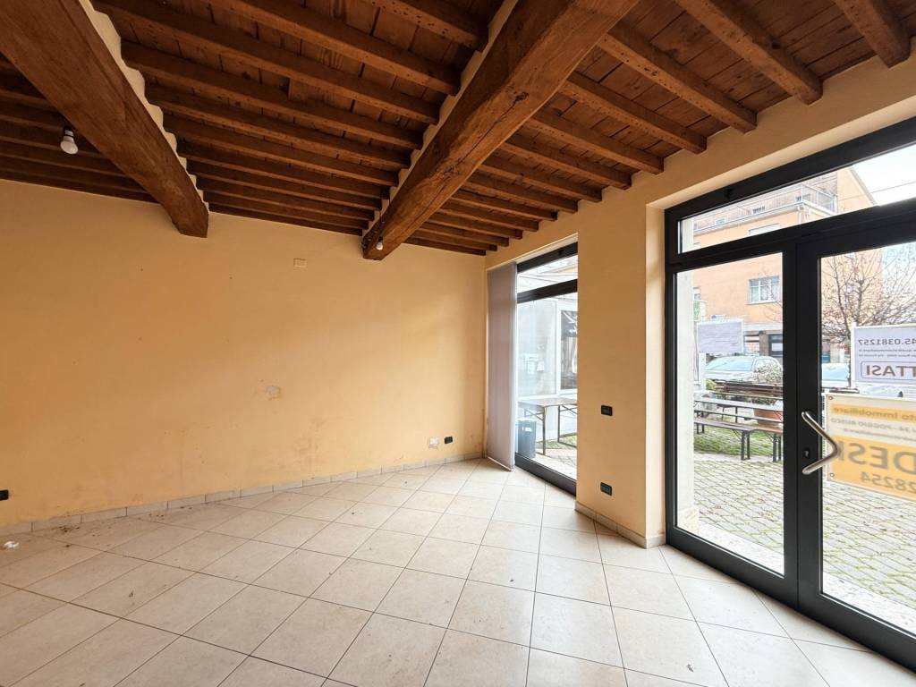 negozio in vendita a Poggio Rusco