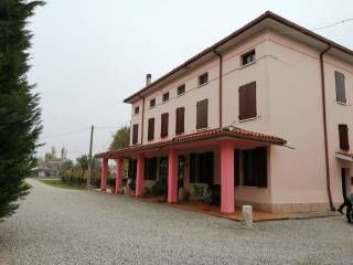 casa indipendente in vendita a Poggio Rusco in zona Dragoncello