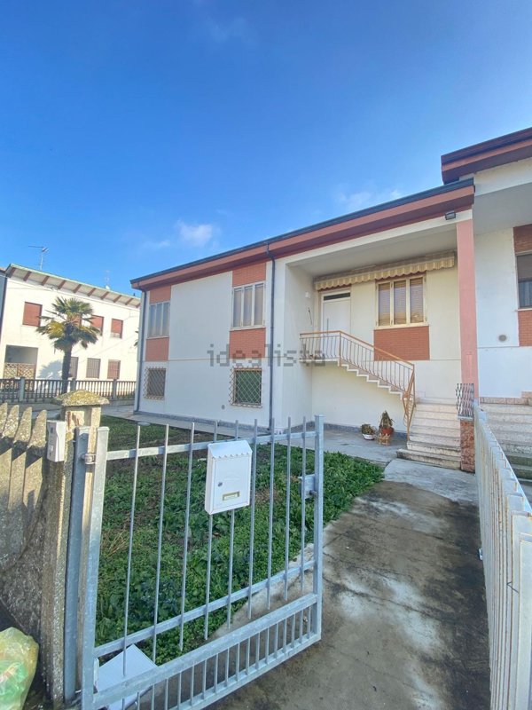 casa indipendente in vendita a Poggio Rusco