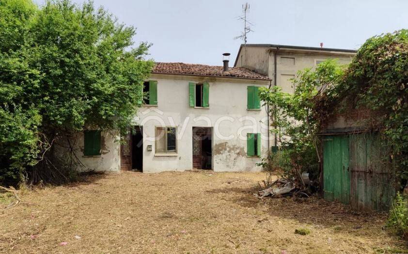 casa semindipendente in vendita a Poggio Rusco in zona Dragoncello