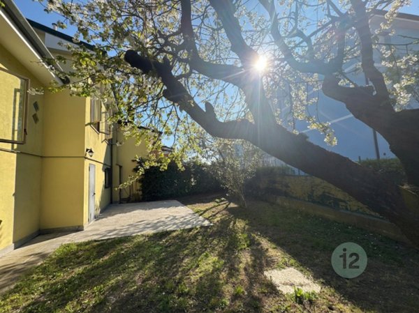 casa indipendente in vendita a Poggio Rusco in zona Agnolo