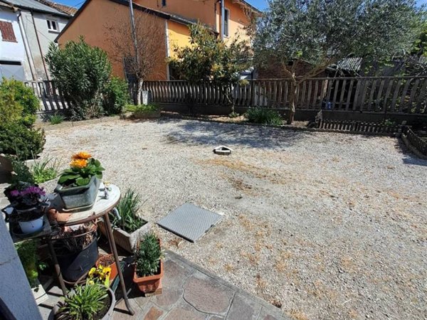 casa indipendente in vendita a Poggio Rusco