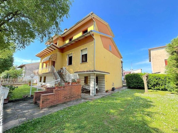 casa indipendente in vendita a Poggio Rusco