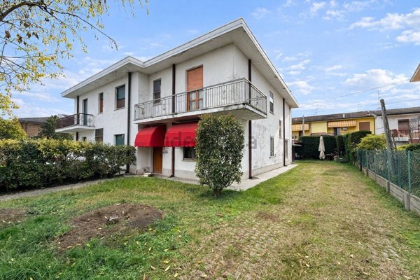 casa indipendente in vendita a Poggio Rusco