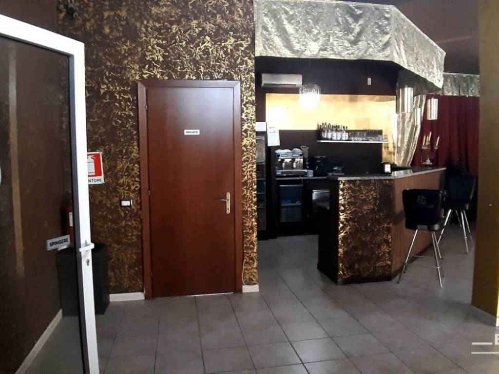 negozio in vendita a Poggio Rusco in zona Verdonda