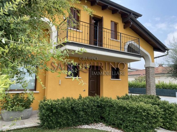 casa indipendente in vendita a Poggio Rusco in zona Agnolo