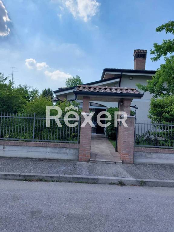 casa indipendente in vendita a Poggio Rusco