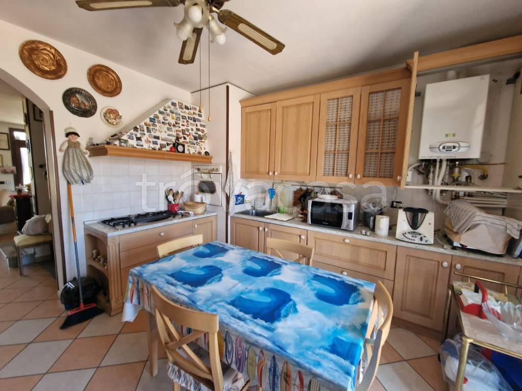 casa indipendente in vendita a Pomponesco