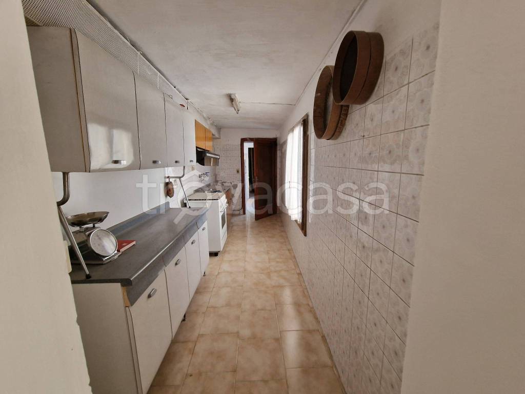 casa indipendente in vendita a Pomponesco