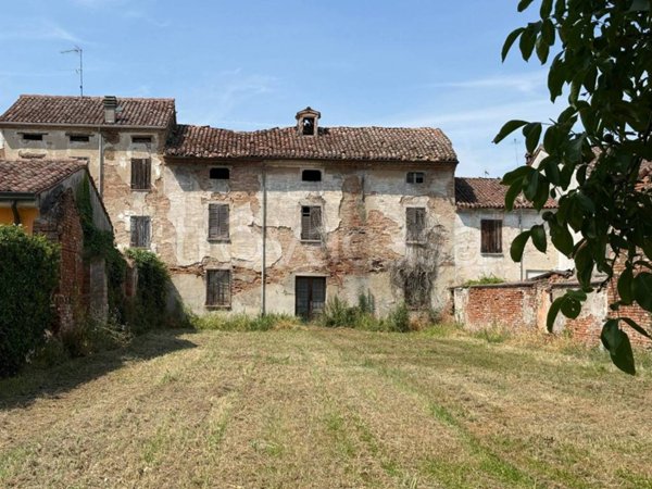 casa indipendente in vendita a Pomponesco in zona Banzuolo