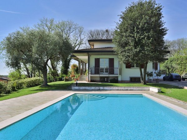 casa indipendente in vendita a Ponti sul Mincio