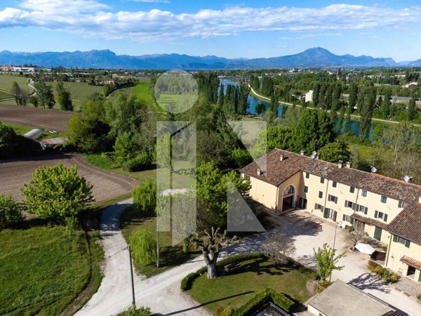 casa indipendente in vendita a Ponti sul Mincio