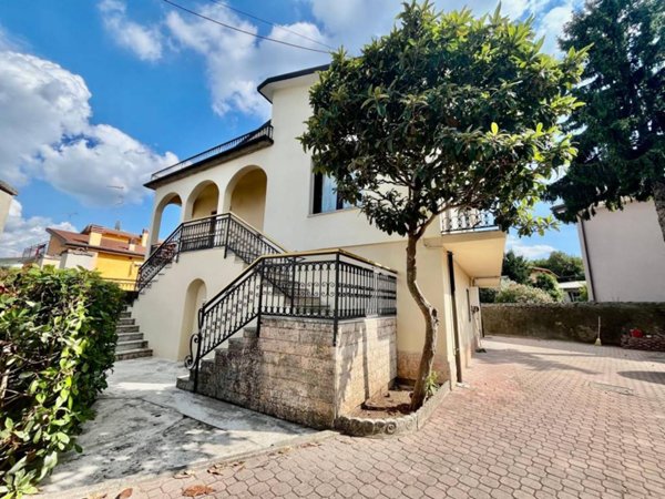 casa indipendente in vendita a Ponti sul Mincio