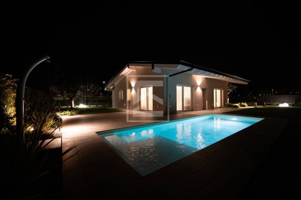 casa indipendente in vendita a Ponti sul Mincio