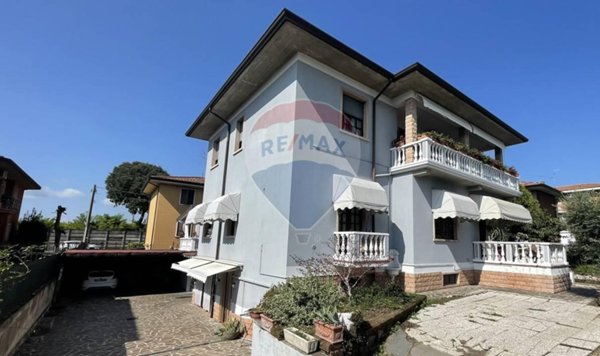 casa indipendente in vendita a Ponti sul Mincio