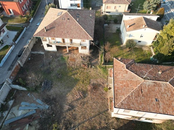 casale in vendita a Ponti sul Mincio