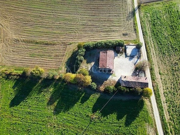 casale in vendita a Ponti sul Mincio