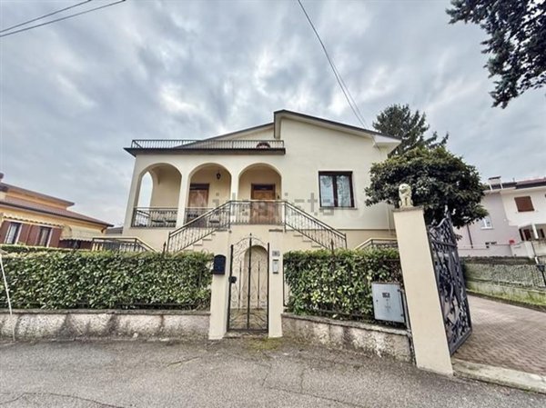 casa indipendente in vendita a Ponti sul Mincio