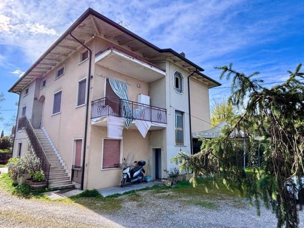 casa indipendente in vendita a Ponti sul Mincio